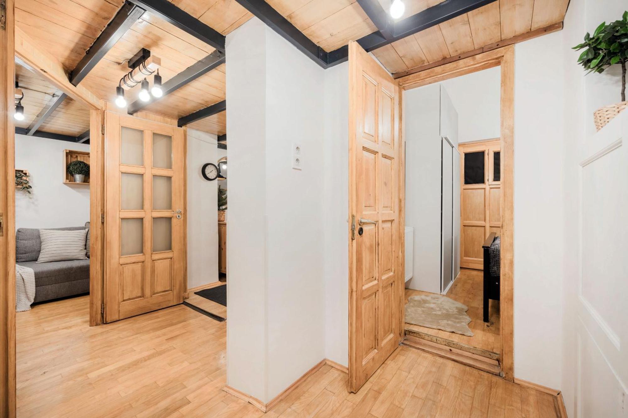 Wellness Wonderland: Garden, Sauna, Jacuzzi In Cbd Budapeste Exterior foto