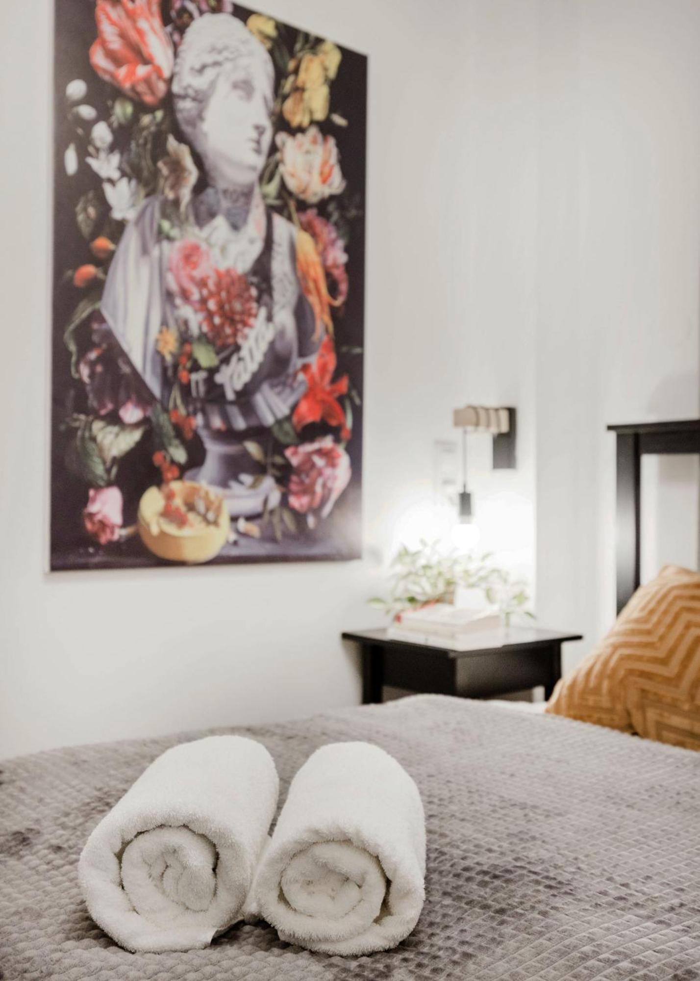 Wellness Wonderland: Garden, Sauna, Jacuzzi In Cbd Budapeste Exterior foto