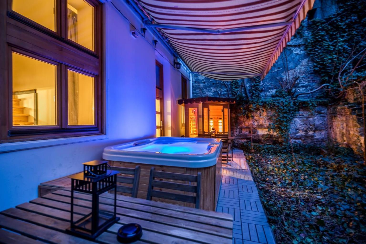 Wellness Wonderland: Garden, Sauna, Jacuzzi In Cbd Budapeste Exterior foto
